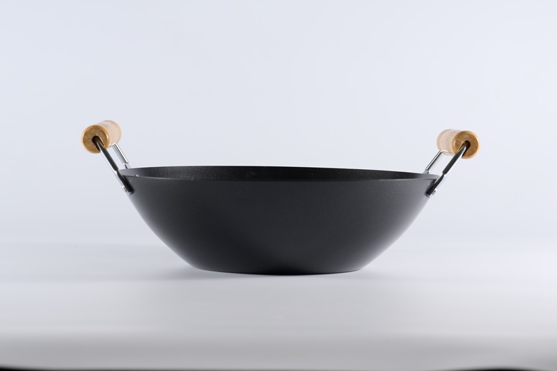 Non-stick Wok with double wooden side handles