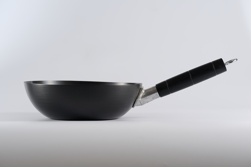 Non-stick Wok with Bakelite handle